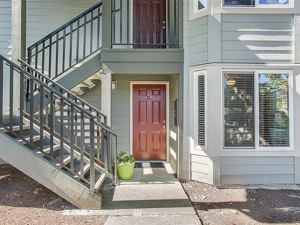 11103 NE 124th Ln APT A104, Kirkland, WA 98034