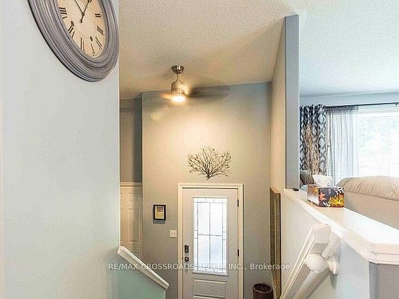 2nd image of 39 Reid St