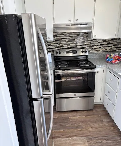 La Estancia Apartments — Photo 35