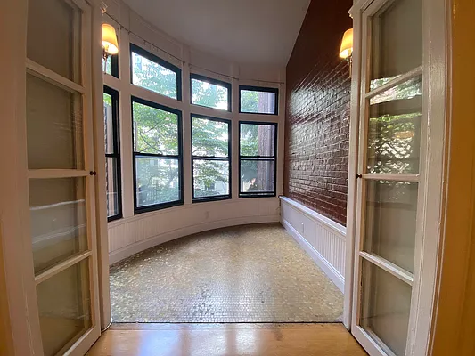 Rented by Oxford Property Group | media 10