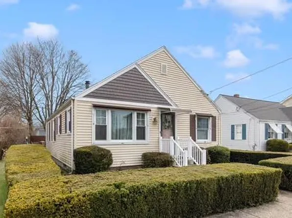 207 Bloodgood St, Pawtucket, RI 02861