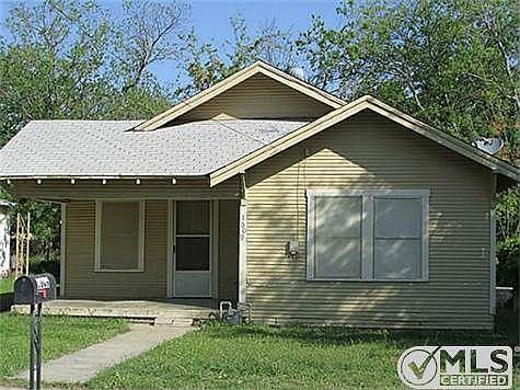 1st image of 1009 W Green St