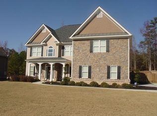 490 Langley Creek Dr, Loganville, GA 30052