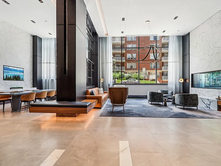 Rosslyn Towers — Photo 12