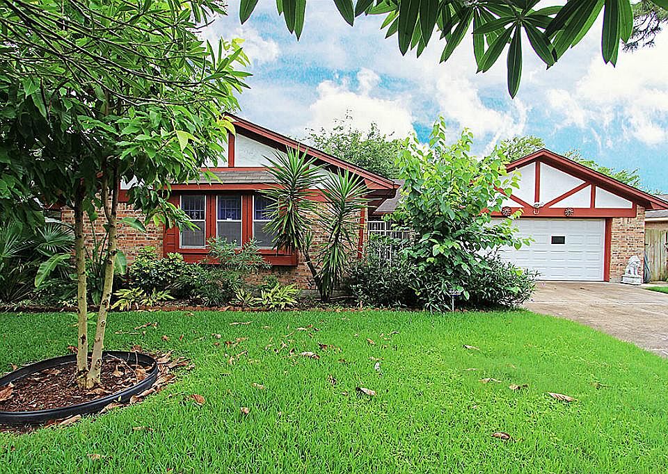 1st image of 8207 Green Lawn Dr