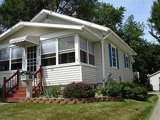 590 Lloyd St photo 1