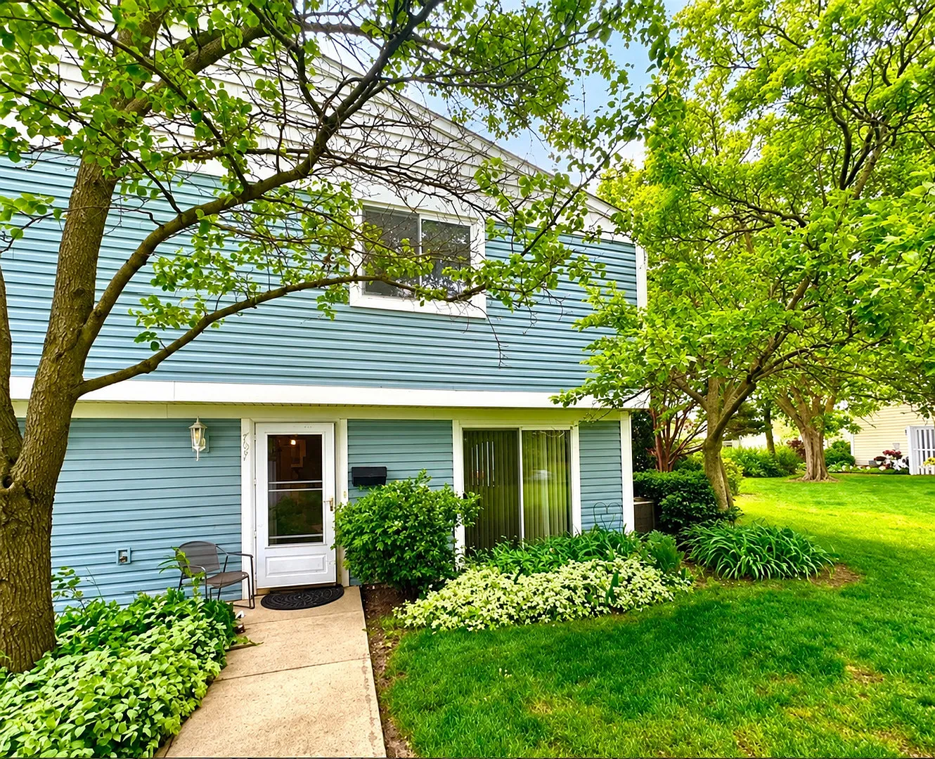 3 bed, 1.5 bath, $2,500 — Photo 1
