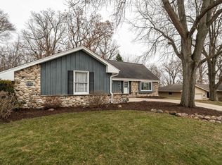 1205 Ayrshire LANE, Waukesha, WI 53186