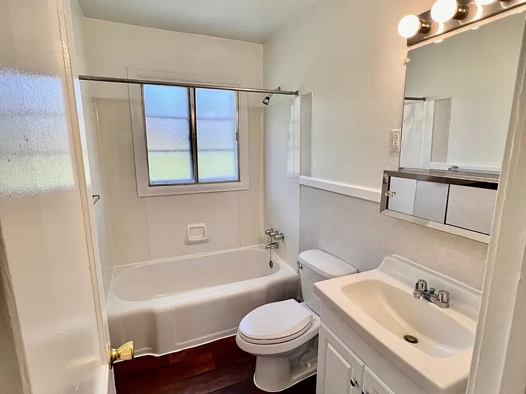 2731 Lawndale Rd — Photo 3