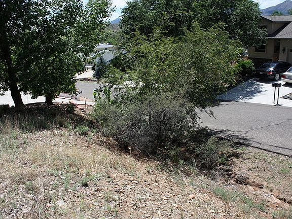 4th image of 1305 N Barzona Ave