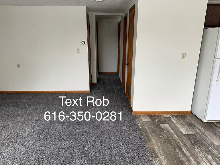 850 Houseman Ave NE #B — Photo 3