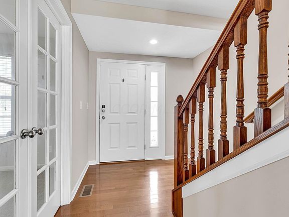 3rd image of 301 Butterfly Dr