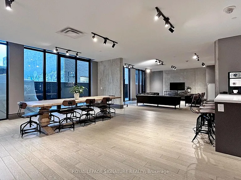 608 Richmond St W #1402 — Photo 38