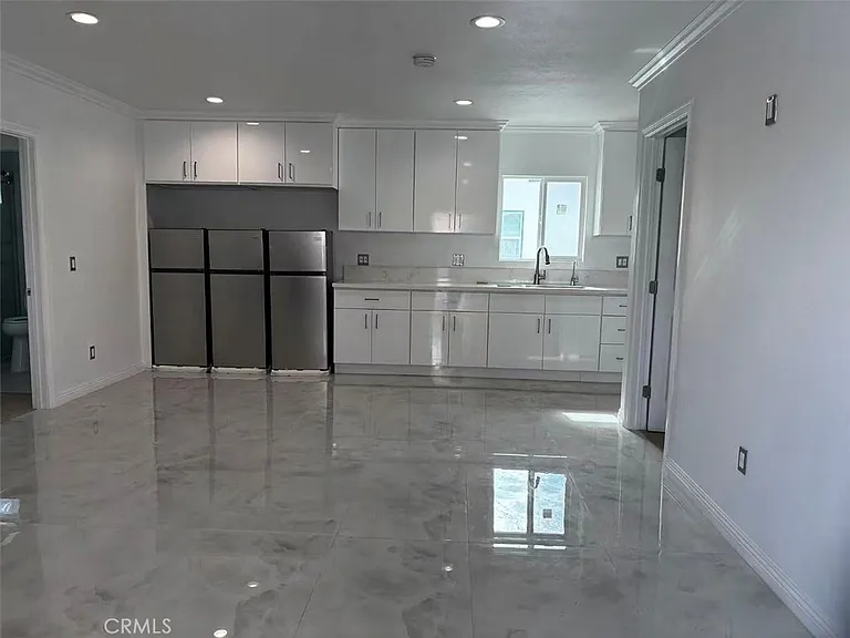 11209 Emery St — Photo 1