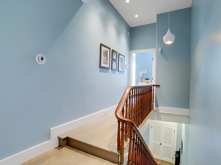 604 A St SE — Photo 18