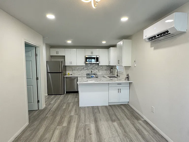 17221 Citron #B — Photo 2