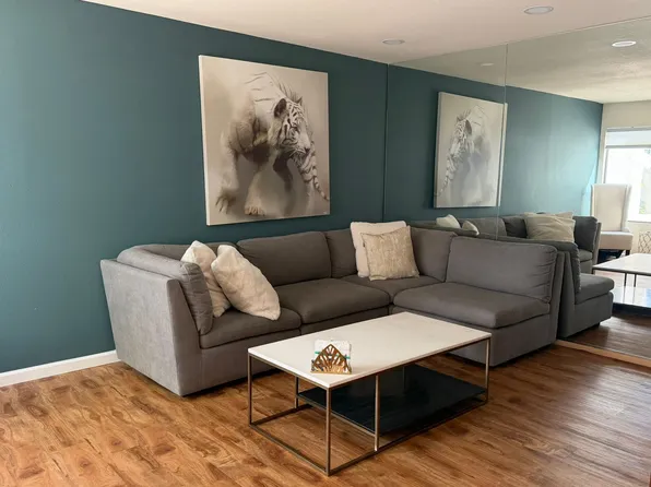 2708 Baycliff Ct APT 4, Las Vegas, NV 89117