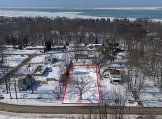 962 Golf Rd, Benton Harbor, MI 49022