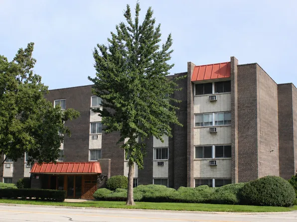 4700 Old Orchard Rd APT 110, Skokie, IL 60076