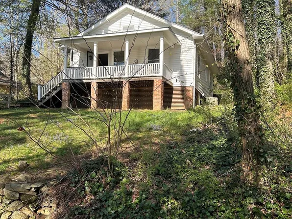3746 S Lake Summit Rd, Saluda, NC 28773