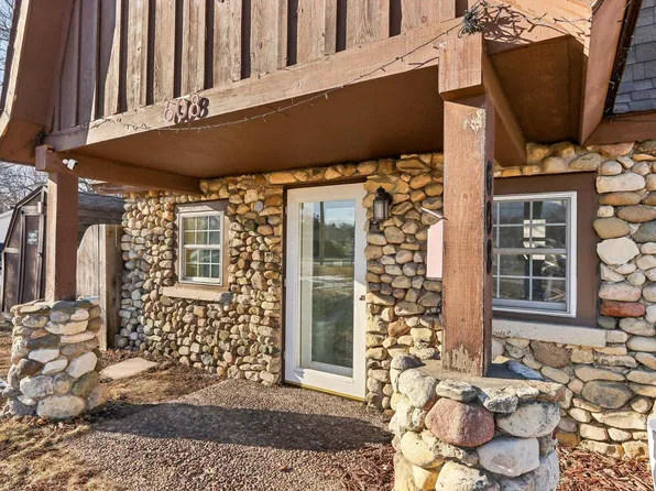 608 North Grandview Boulevard, Waukesha, WI 53188