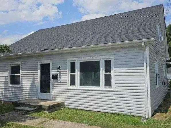 115 Saint Clair St, Versailles, KY 40383