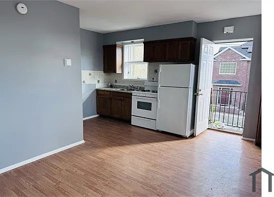 1 bed, $2,732 — Photo 2