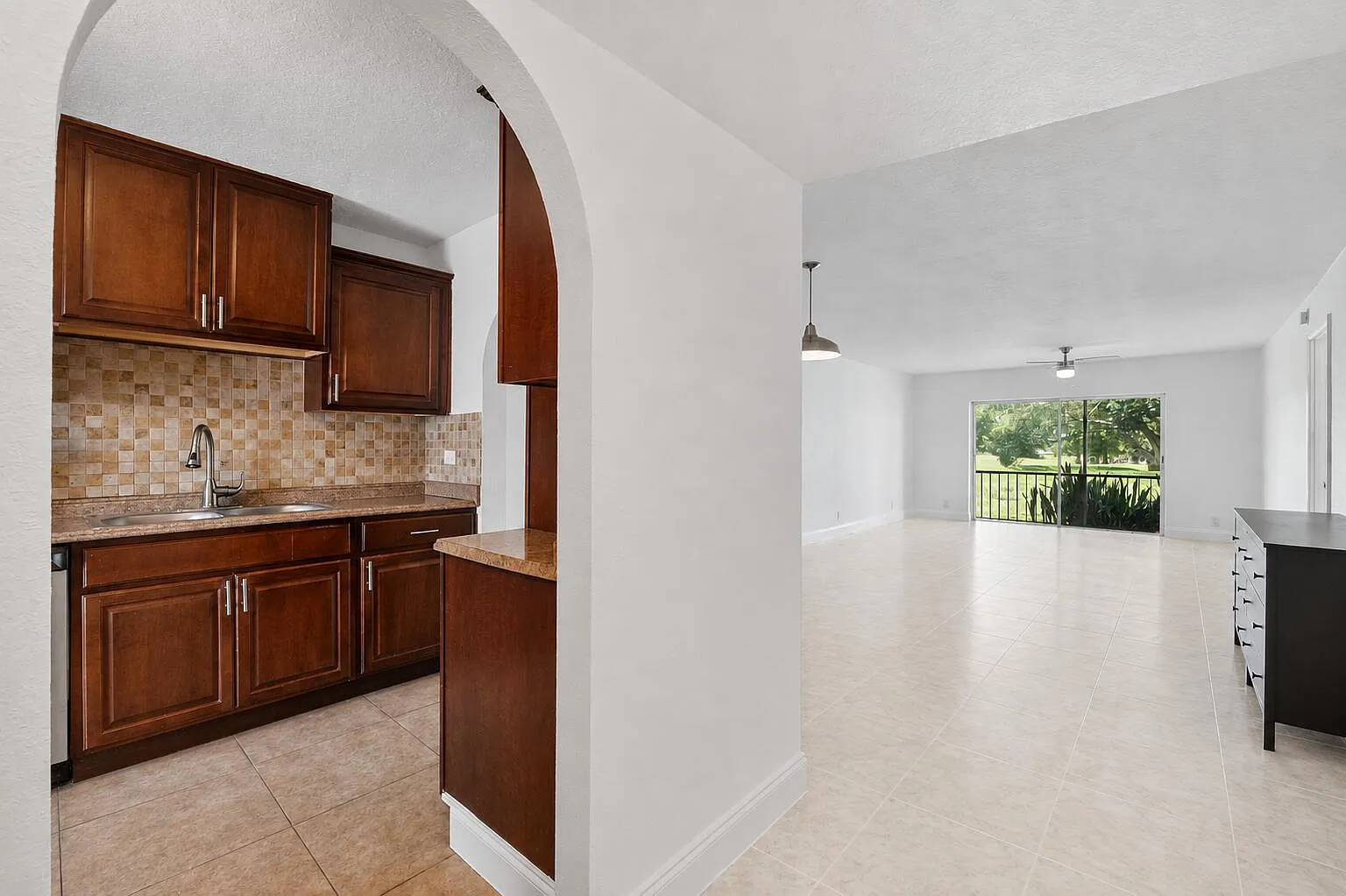2 bed, 2.0 bath, 1108 sqft, $1,850 — Photo 2