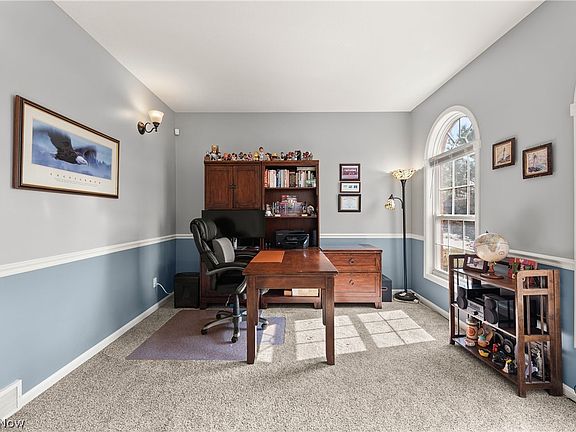 4th image of 33958 Crown Colony Dr