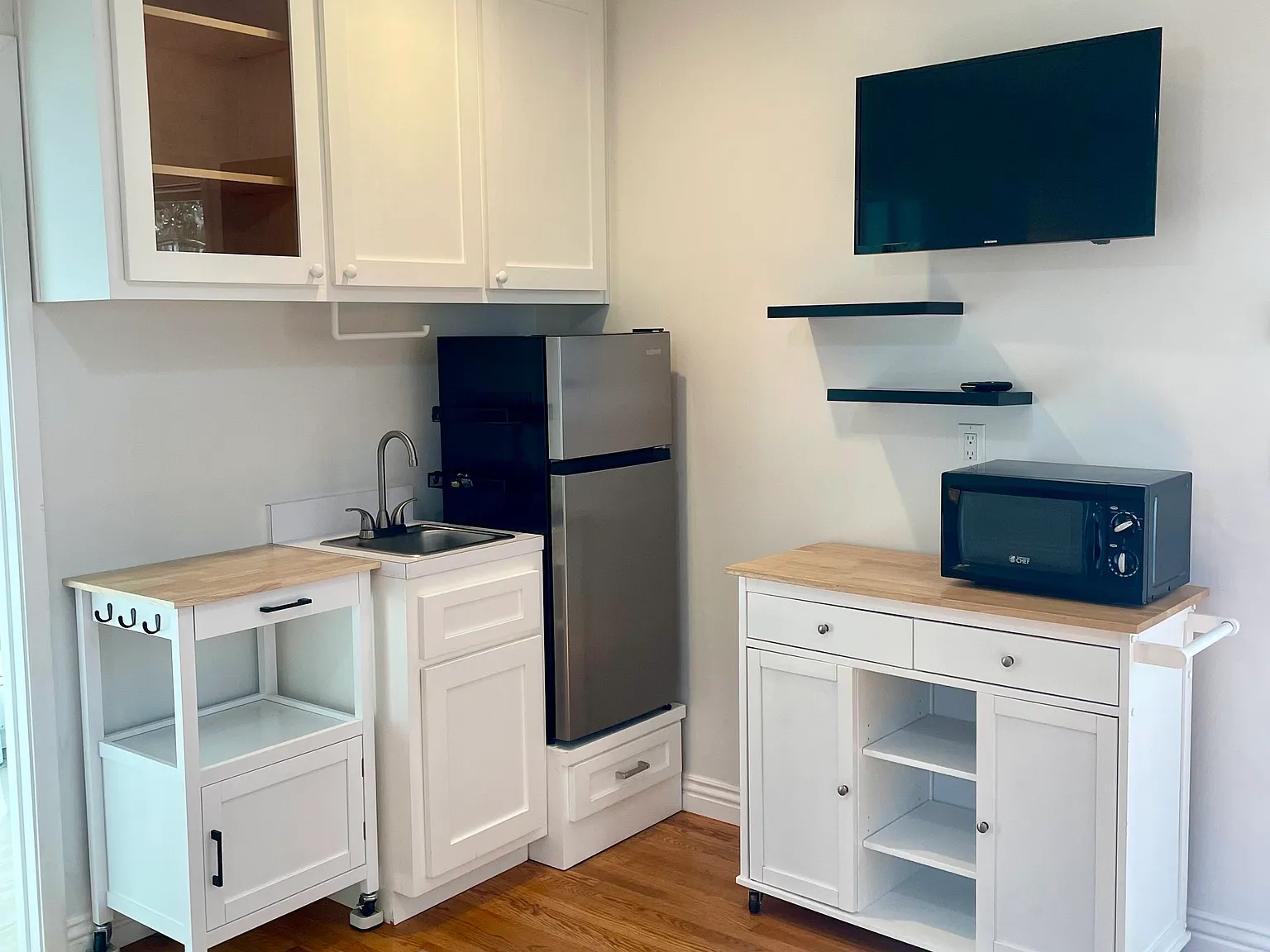 Studio, 240 sqft, $1,400 — Photo 2