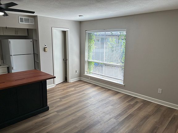 3rd image of 5000 Bowser Ave