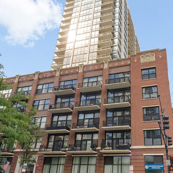 1st image of 210 S Desplaines St APT 1901