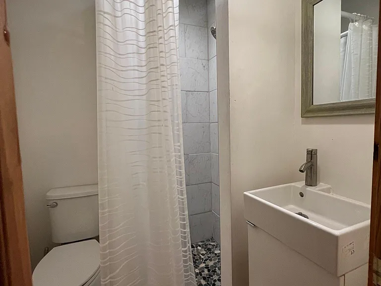 2410 Perry St #4 — Photo 15