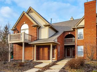 28301 Carlton Way Dr, Novi, MI 48377