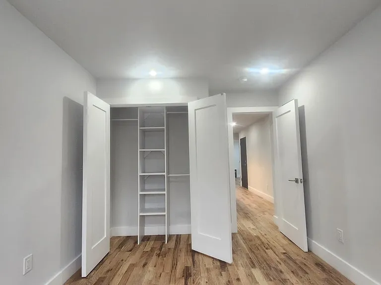 1424 E 102nd St #2A — Photo 10