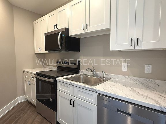 5th image of 3328 N Broadway St APT A205