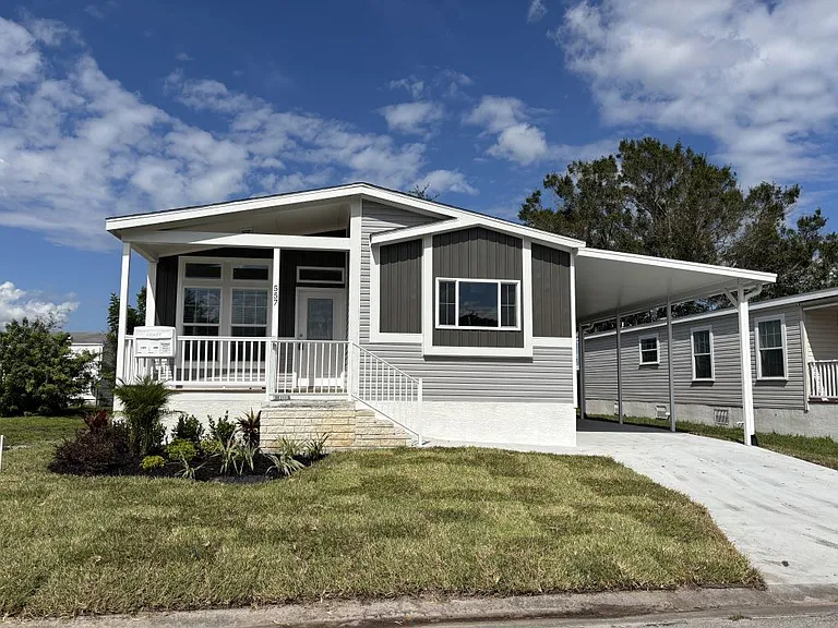 557 Bimini Cay Cir #557 — Photo 17