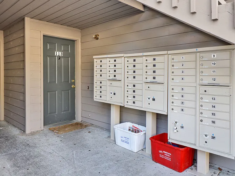 1060 York St — Photo 26