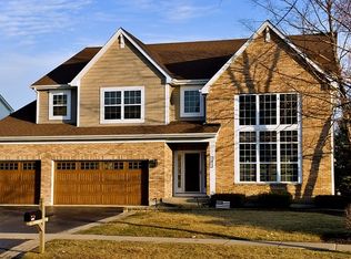 1822 Prairie Ridge Cir, Lindenhurst, IL 60046