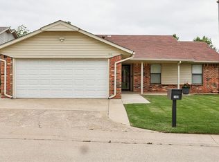 140 Oak Tree Ln, Midwest City, OK 73130