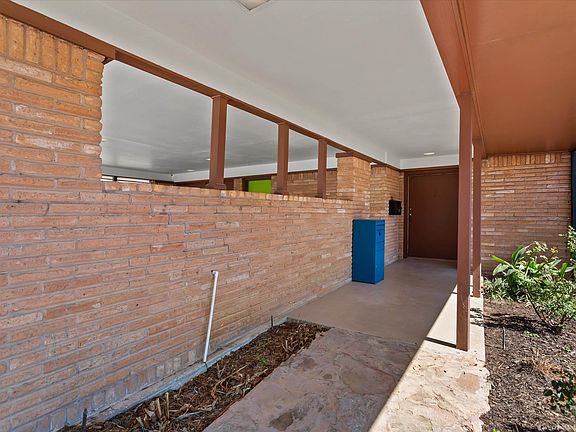 3rd image of 3322 Woodbine Blvd