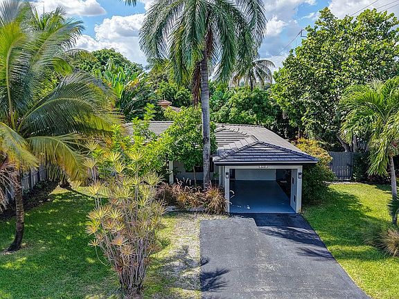 2nd image of 3281 NE 15th Avenue