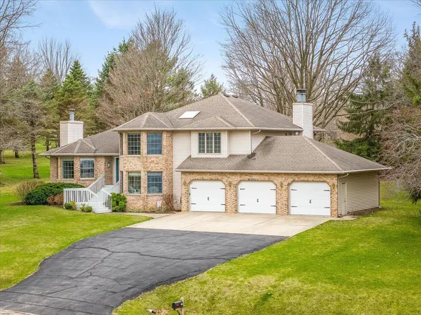 659 Southgate Dr, Davis, IL 61019