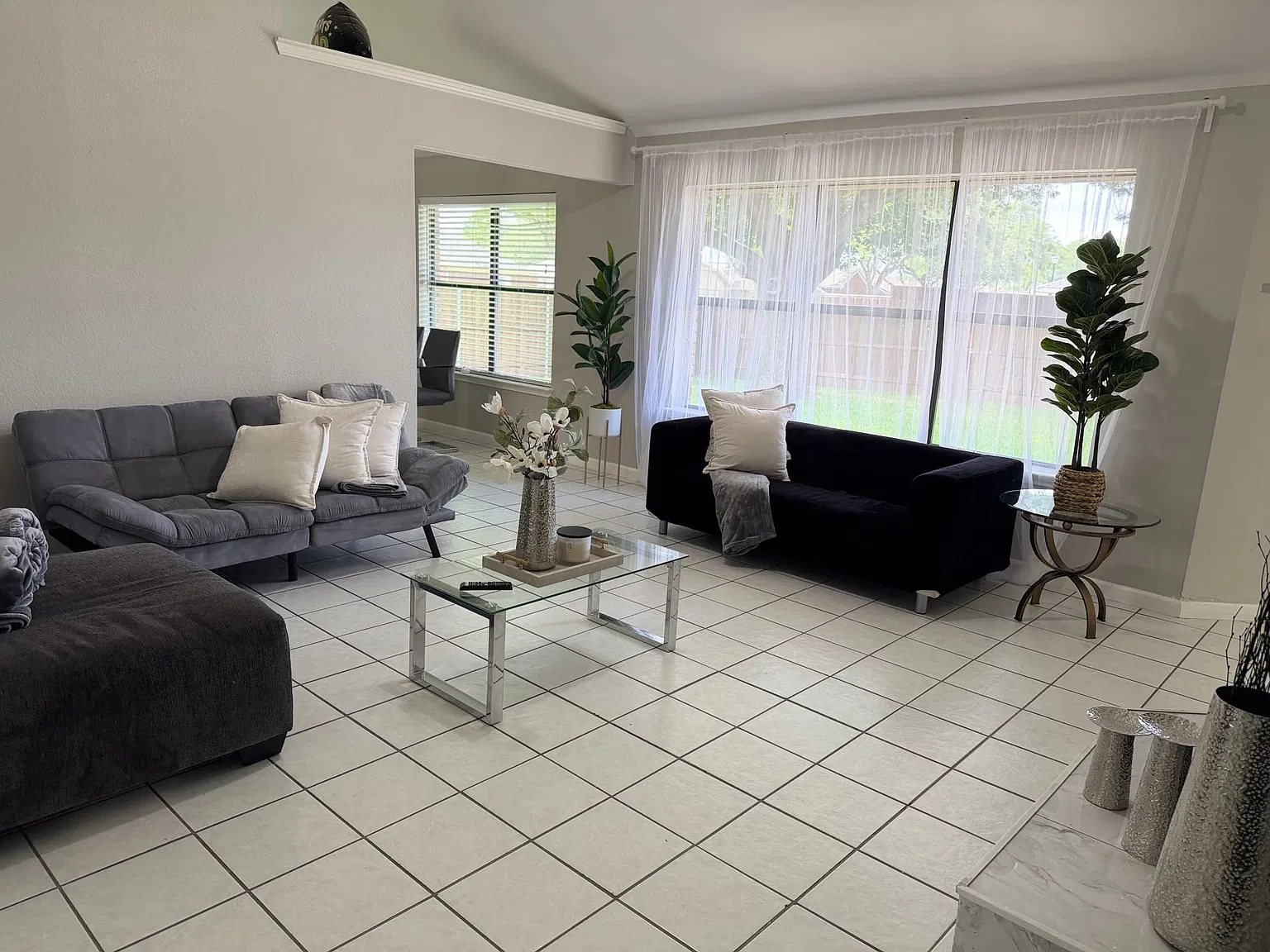 3 bed, 1567 sqft, $2,600 — Photo 2