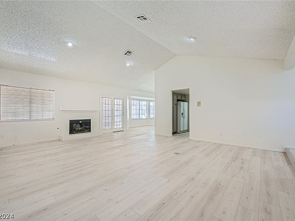 5th image of 682 Cervantes Dr