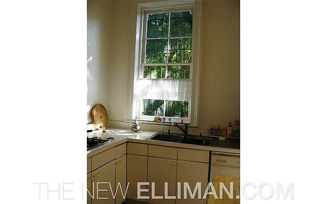 Rented by Douglas Elliman | media 31