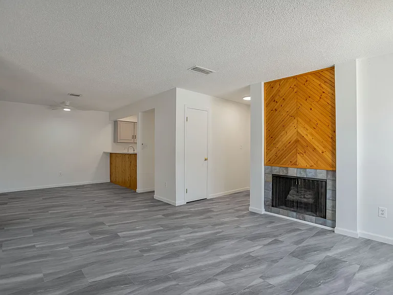 2330 E Fremont Ave #A19 — Photo 6