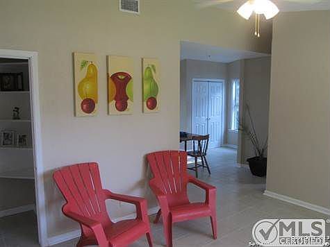 5th image of 902 Clovis Pl