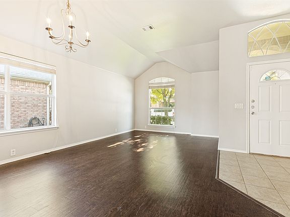 4th image of 8524 Silverbell Ln