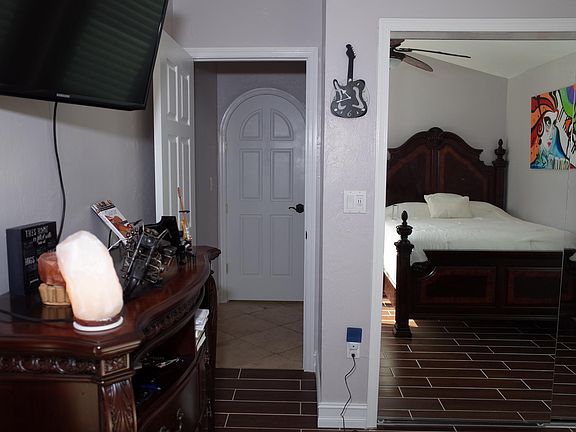 3rd image of 1256 Jardin Dr